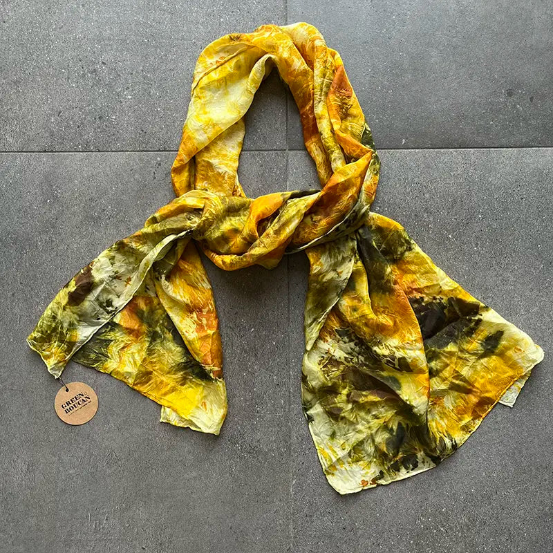 Foulard soie teinture pelures oignon jaune et rouge